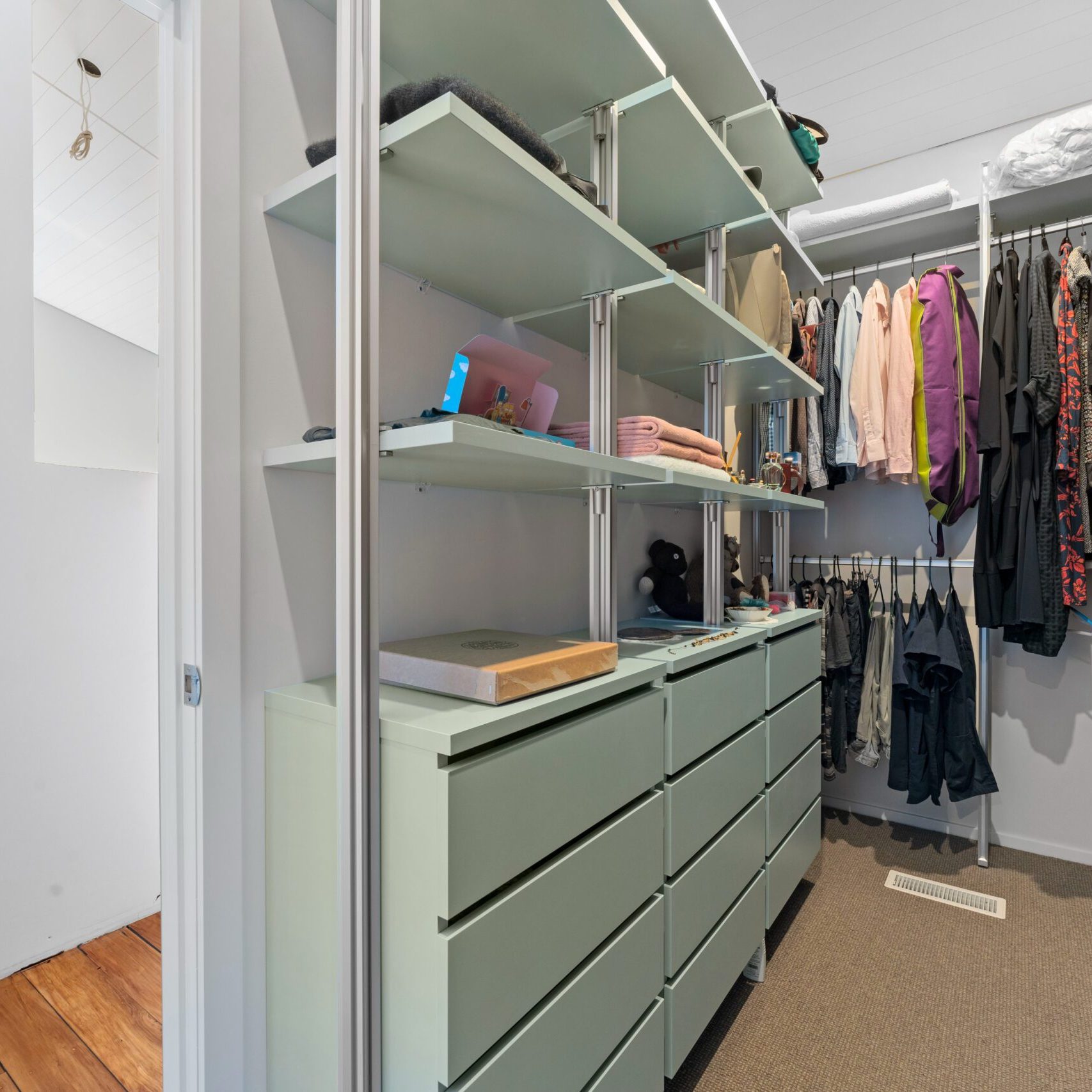 Innova walk-in wardrobe design