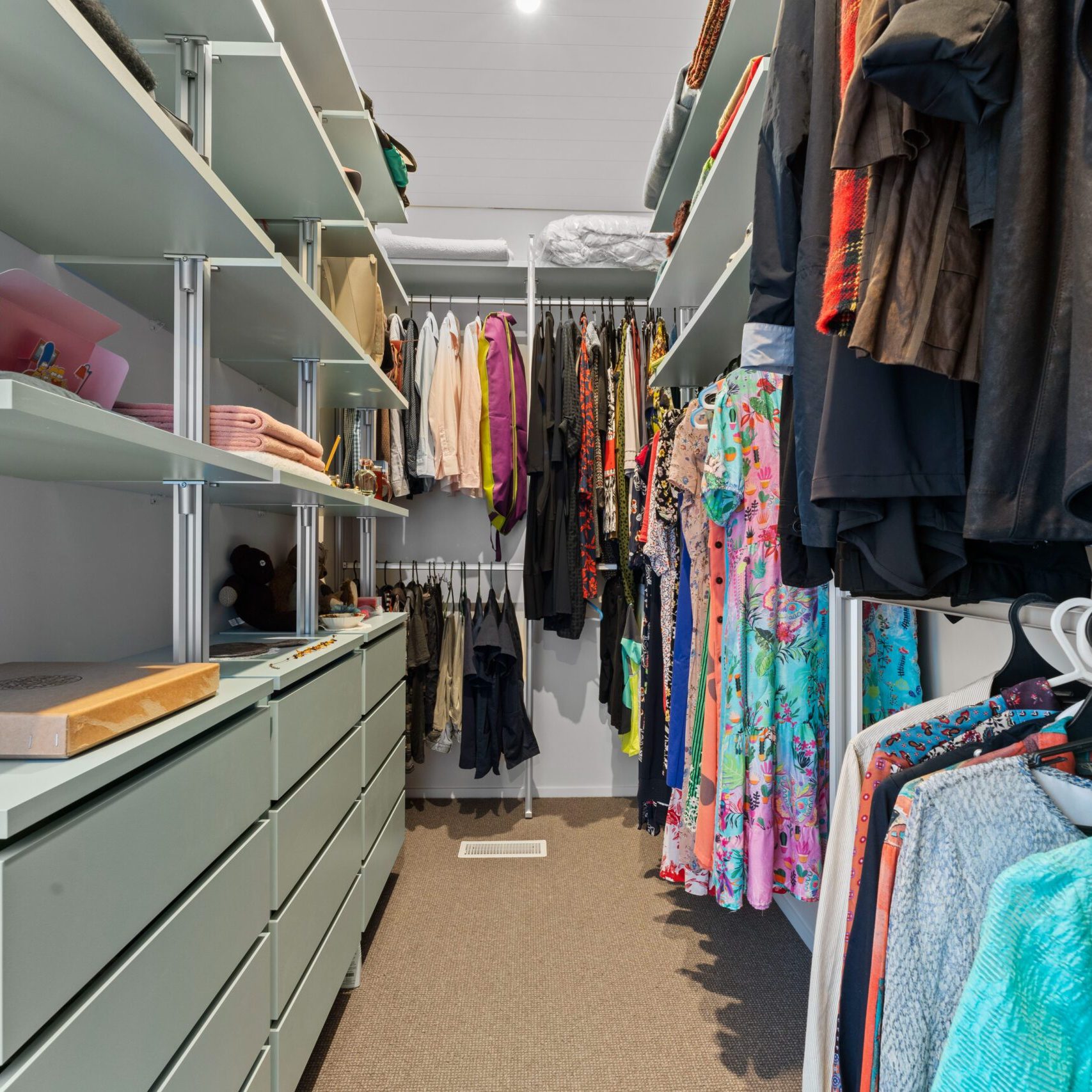 Innova walk-in wardrobe design