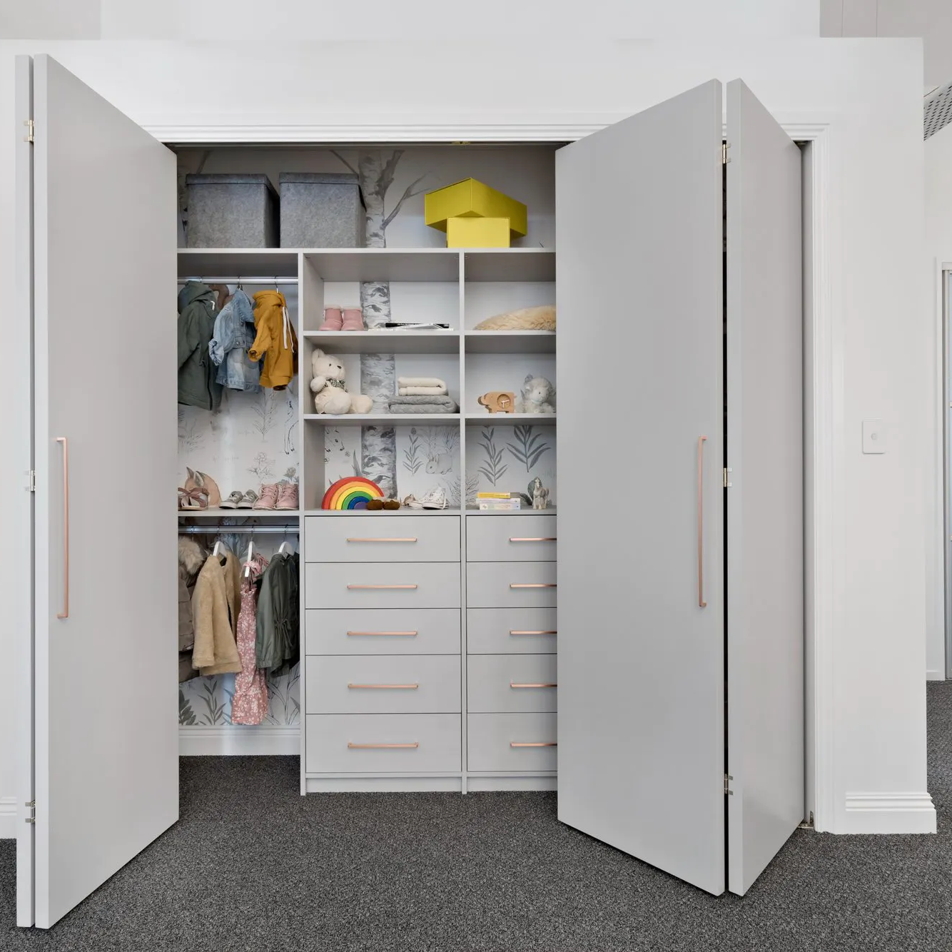 Gallery-15-Flex-reach-in-kids-wardrobe-in-Bestwood-Arctic-Grey-2