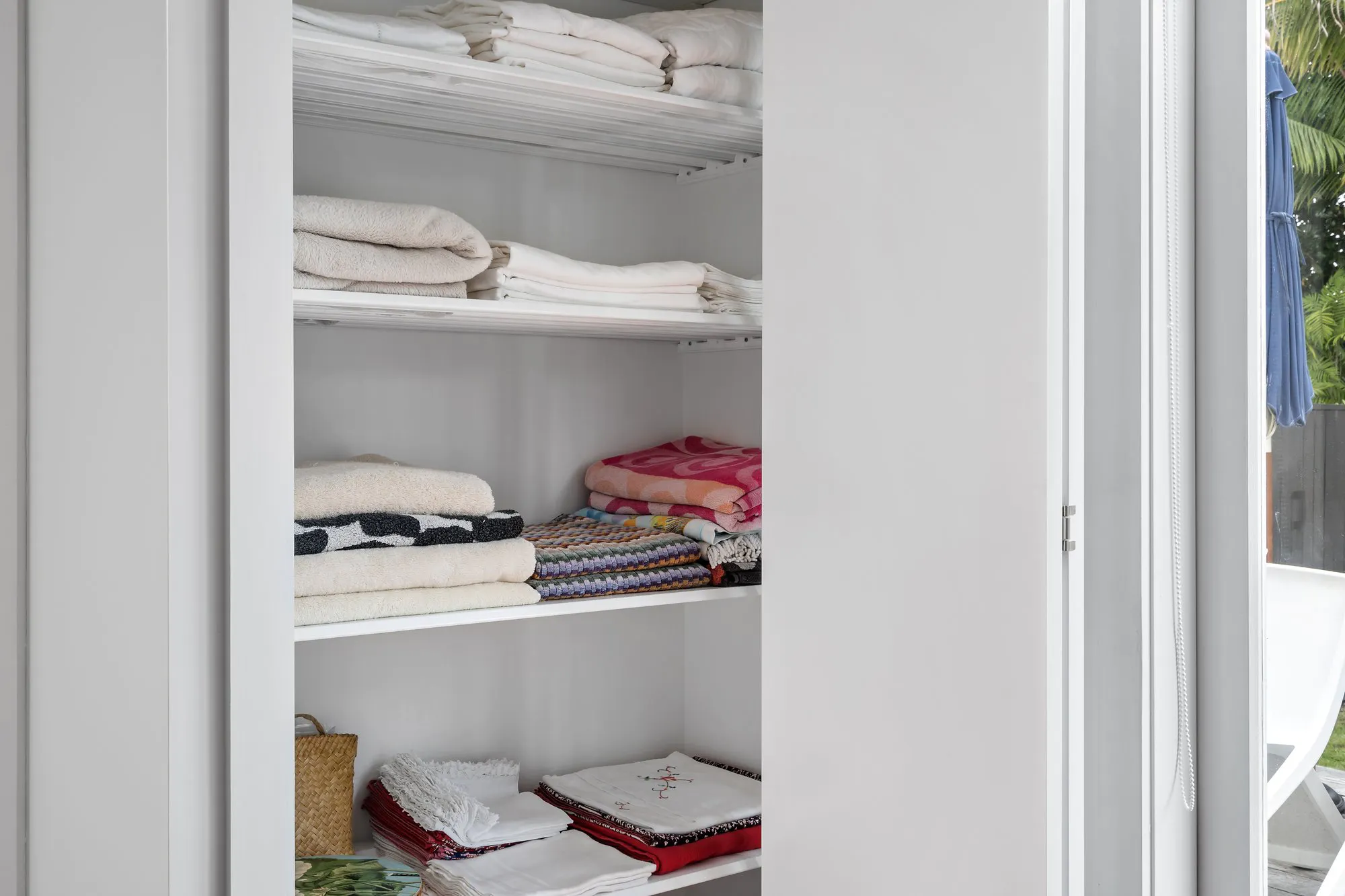 Gallery-32-Laundry-with-aerated-plank-shelving-1