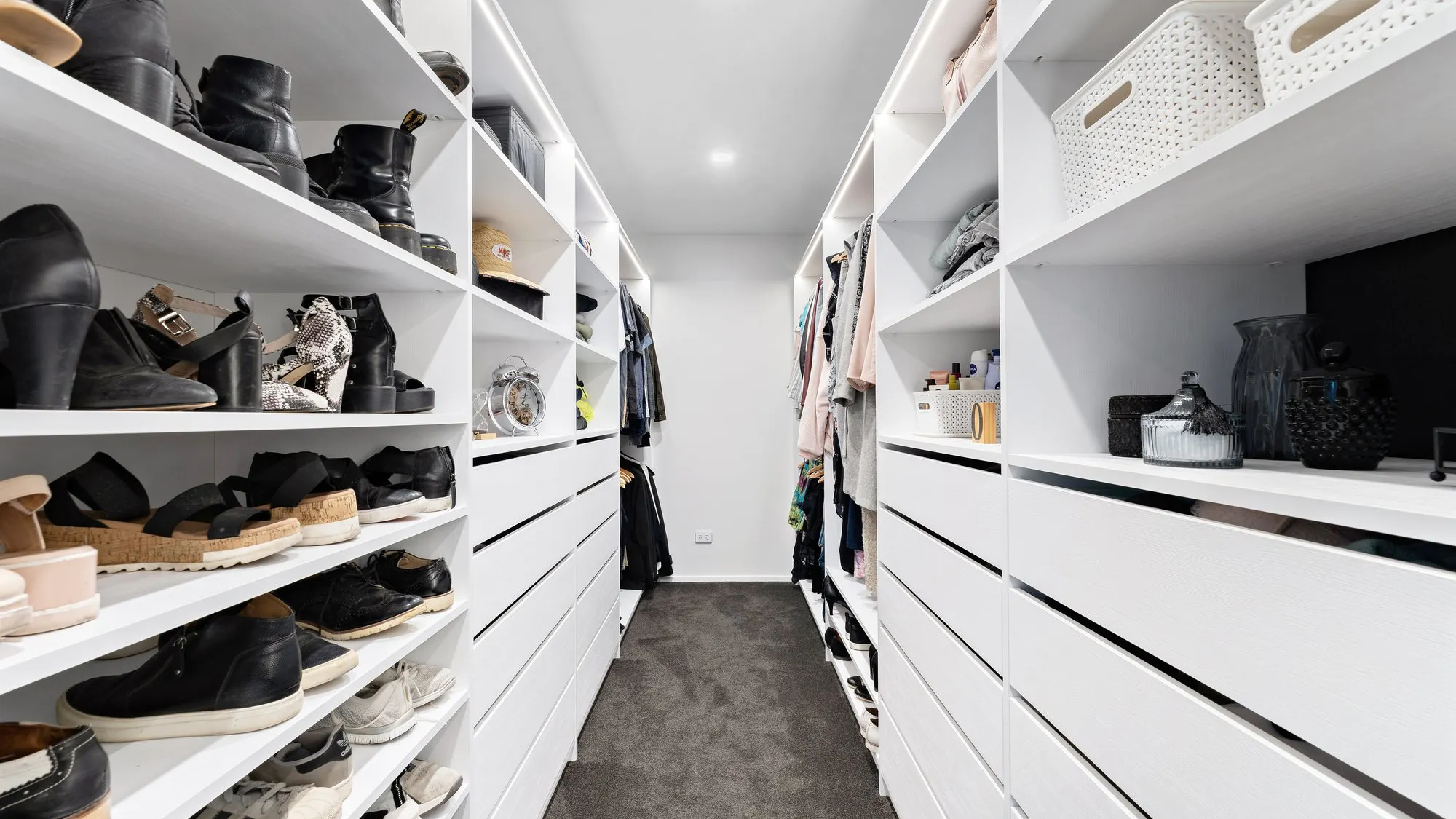 Flex white walk-in wardrobe with make up table