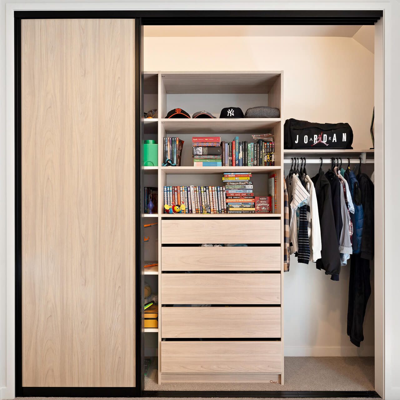 Flex reach-in wardrobe organiser with Aristo sliding wardrobe doors