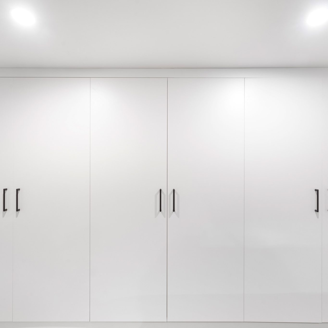 Viva freestanding wardrobe with hinged doors exterior